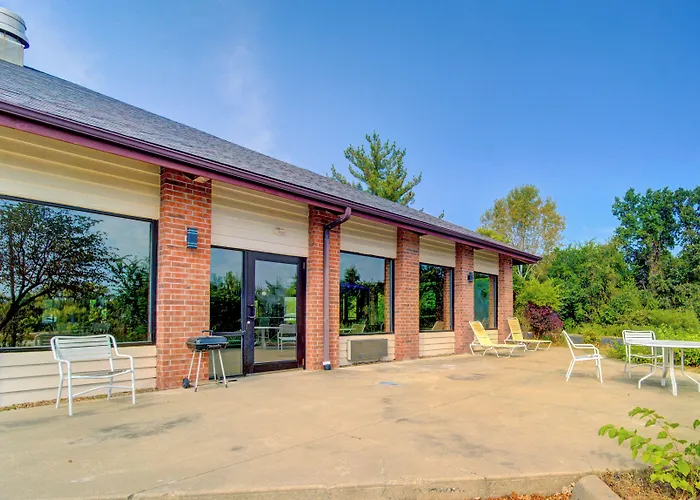 Amerihost Inn & Suites Fulton